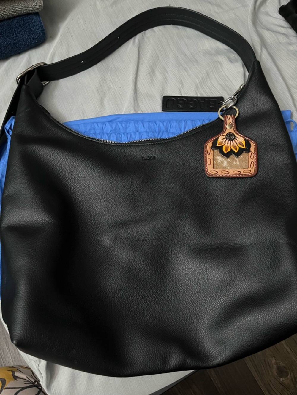 BAGGU recycled leather shoulder tote with cow tag